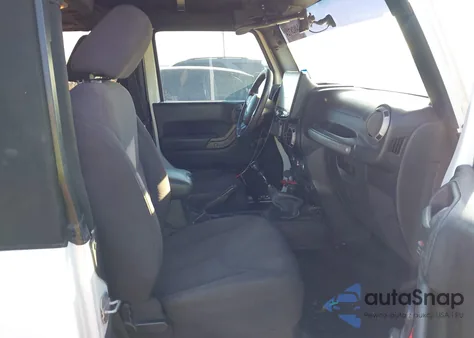 2013 Jeep Wrangler Sport z USA, uszkodzony, nr VIN 1C4AJWAG9DL640325